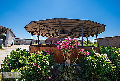 İzmir Menemen'de Satılık Binicilik Tesisi ve Çiftlik - 14.625 m²