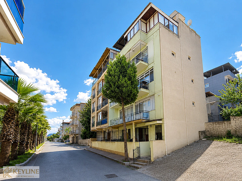 Gültepe'de Deniz Manzaralı, 5 Katlı, Teraslı Komple Satılık Bina